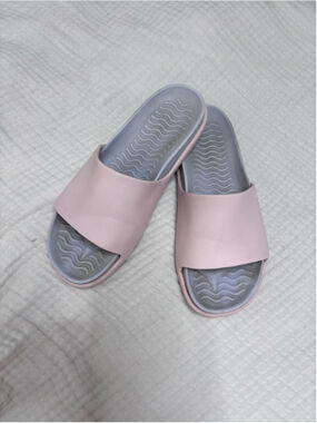 Women’s Native Shoes Pink Slides Sandals size 10 Spencer style